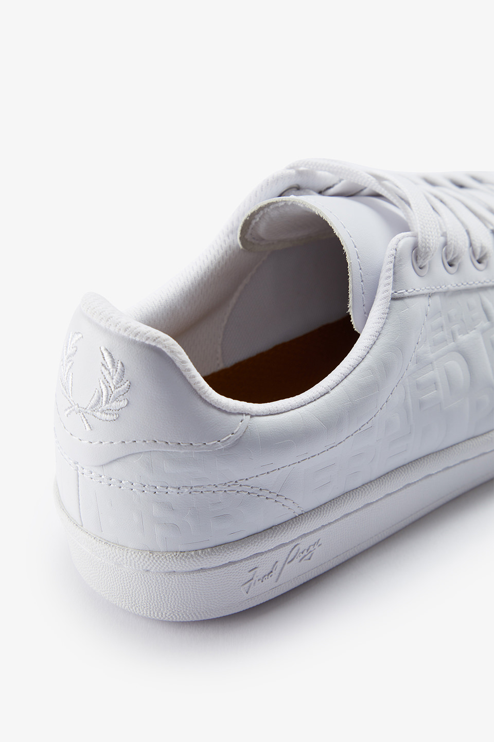 B721 Debossed Branded Leather(260 200：WHITE): | FRED PERRY JAPAN