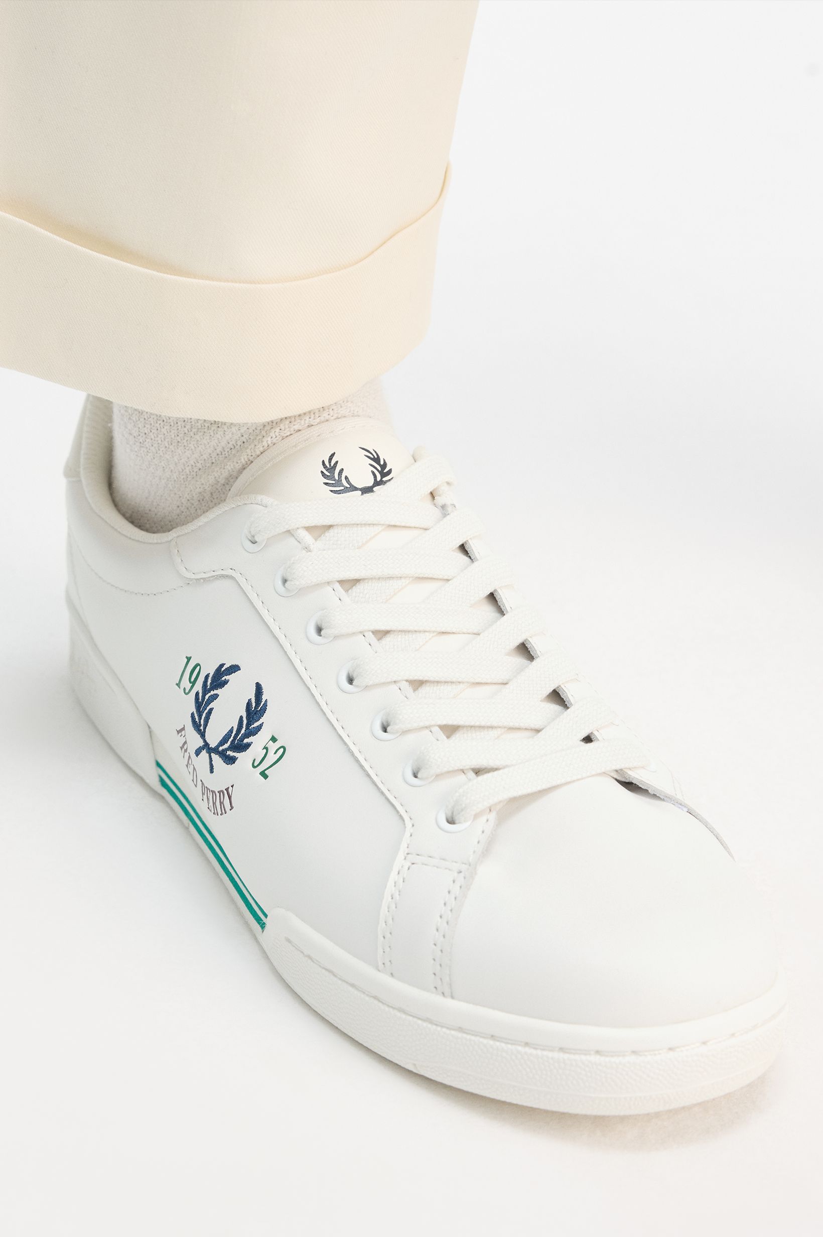 B722 Leather / 1952 Branded