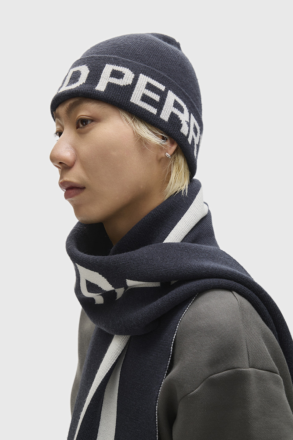 Branded Jacquard Beanie(1SZ 608：NAVY): | FRED PERRY JAPAN