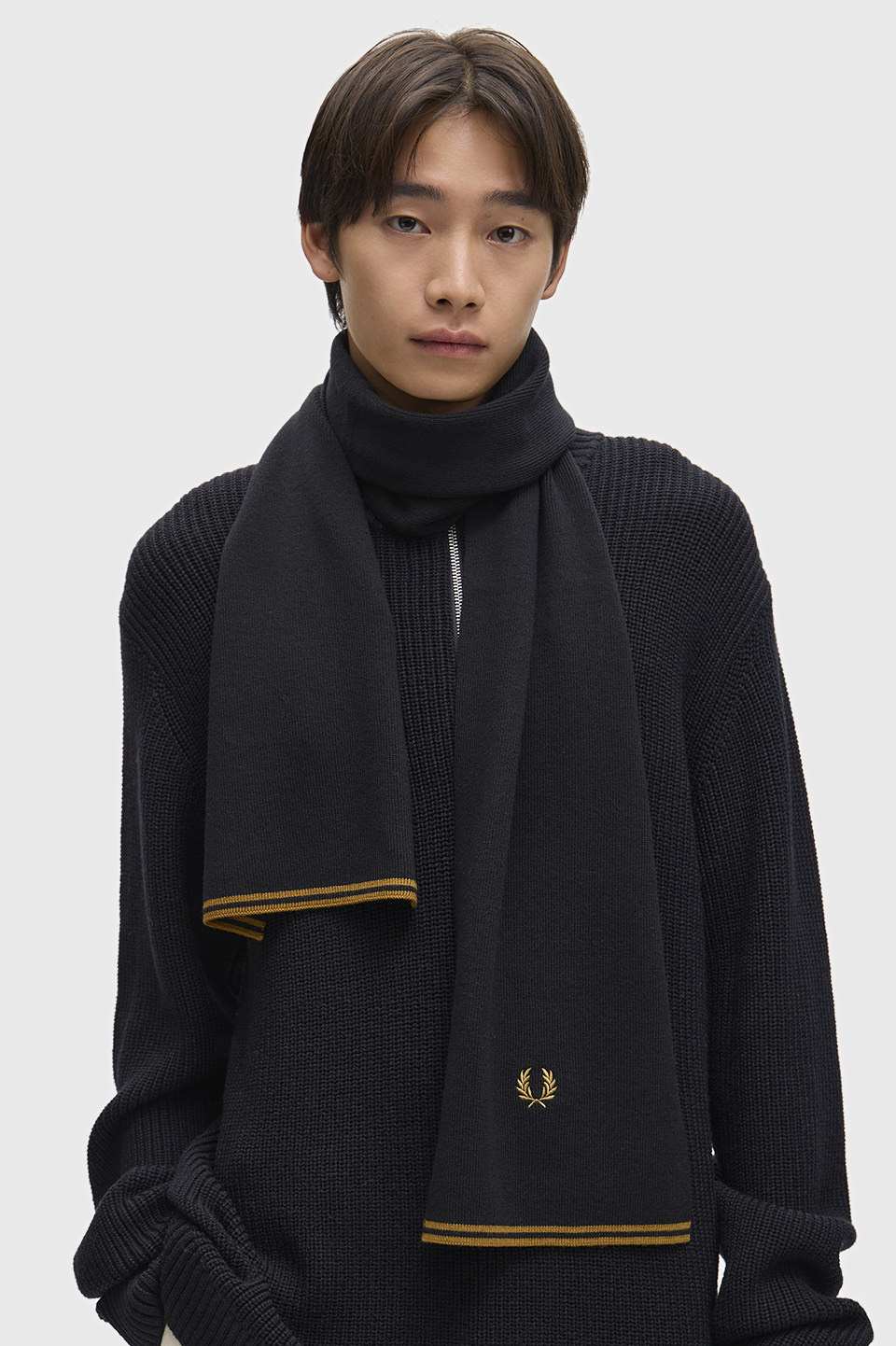 Twin Tipped Merino Wool Scarf(1SZ U12：BLACK / DARK CARAMEL