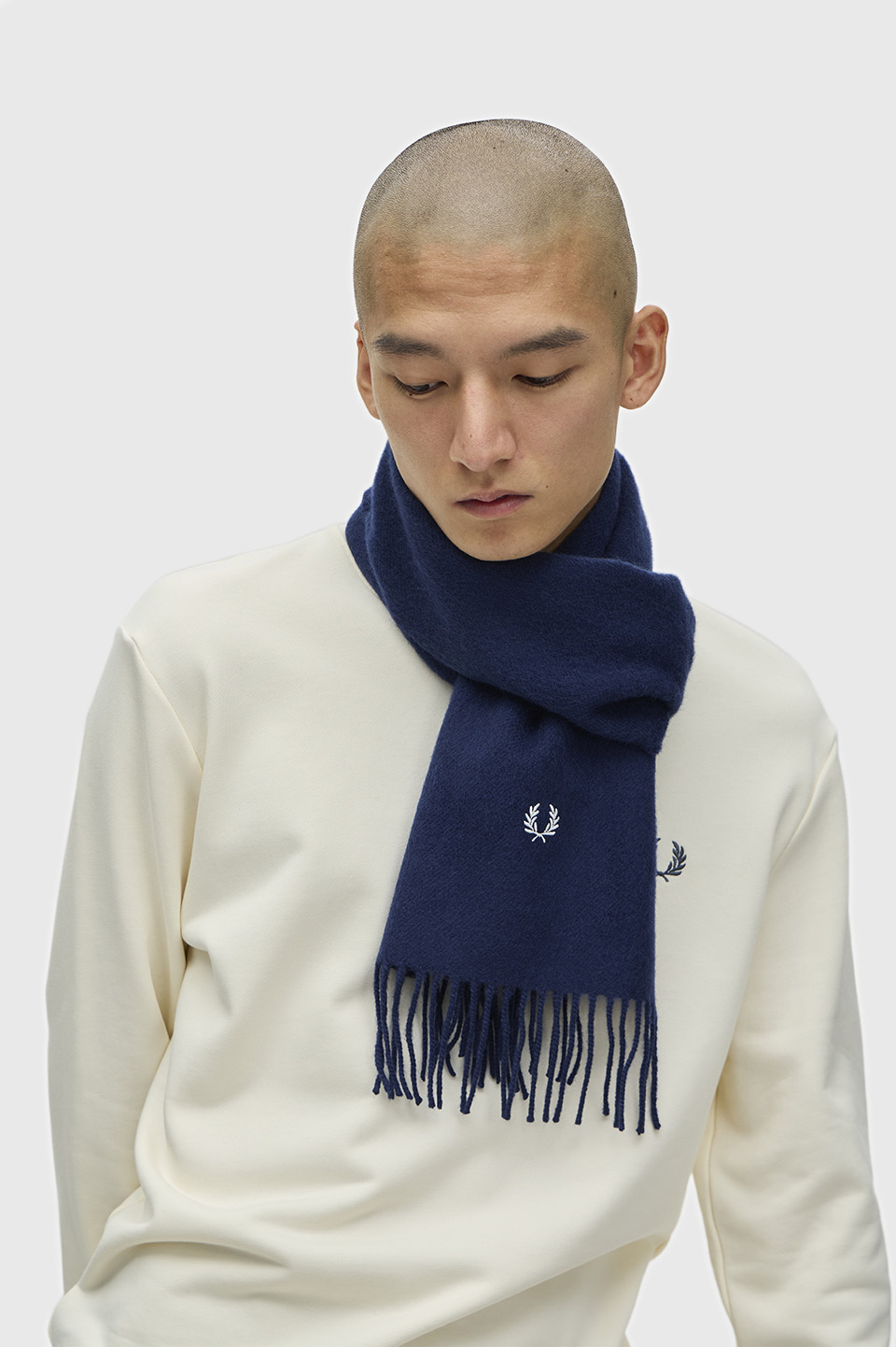 フレッドペリー FRED PERRY ラムスウールスカーフ [C4126-608 FW25]　フレッド・ペリー FREDPERRY LAMBSWOOL SCARF メンズ・レディース 小物 ニットマフラー ストール 防寒 NAVY 正規取扱店 Lambswool Scarf(1SZ 608：NAVY): | FRED PERRY JAPAN | フレッド