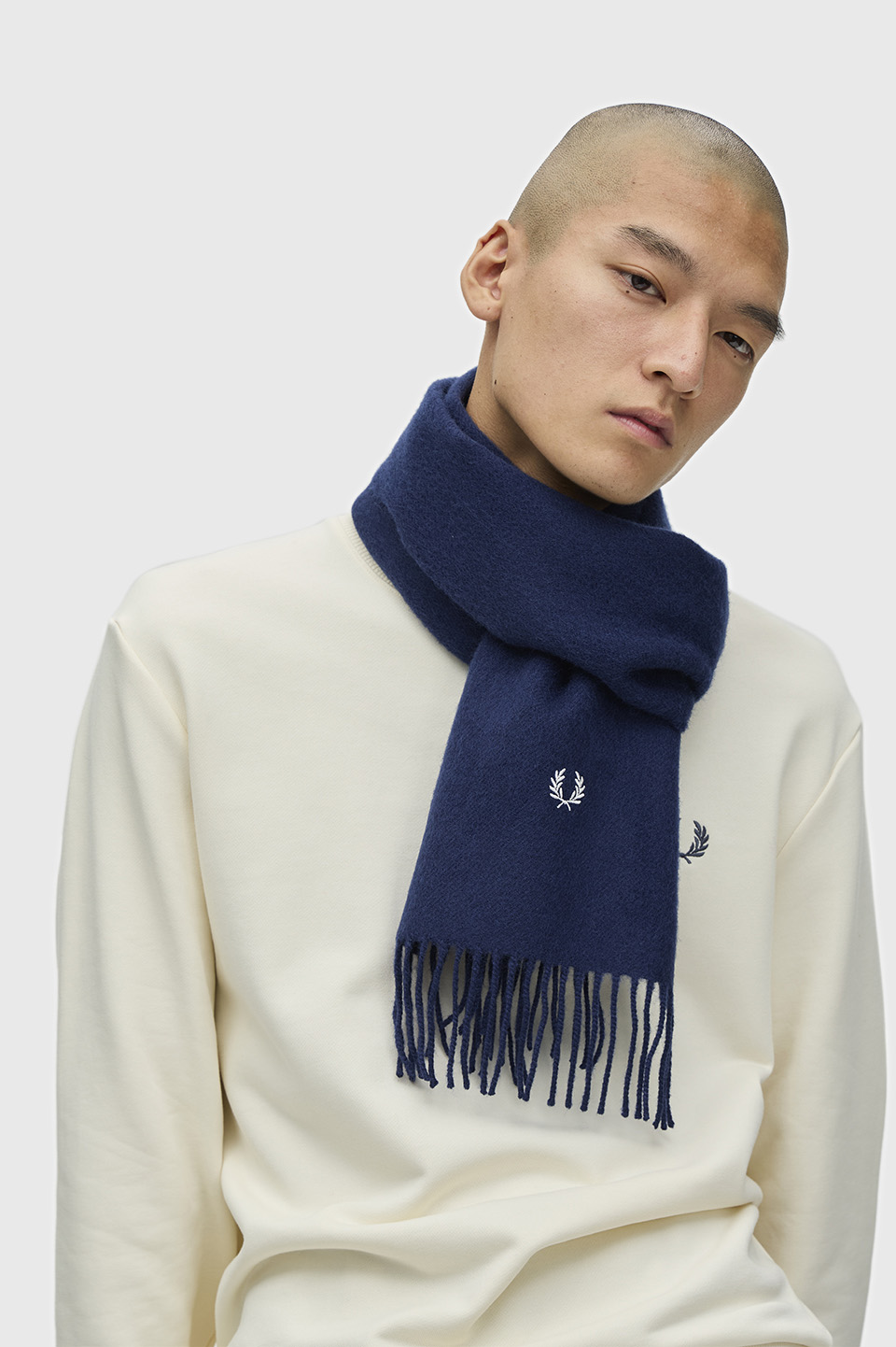 Lambswool Scarf(1SZ 608：NAVY): | FRED PERRY JAPAN | フレッド