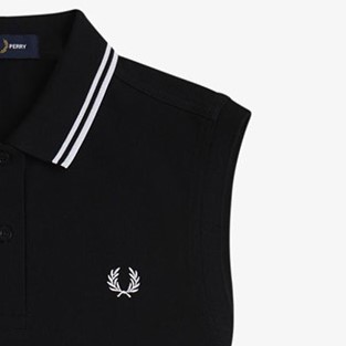FRED PERRY ブラック ノースリーブポロシャツ UK 10 FRED PERRY 「FRED PERRY」 ノースリーブポロシャツ 10 ブラック