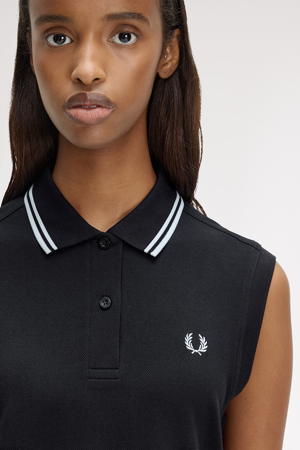 The Sleeveless Fred Perry Shirt Dress(8 38C：BLACK / DUSKY BLUE