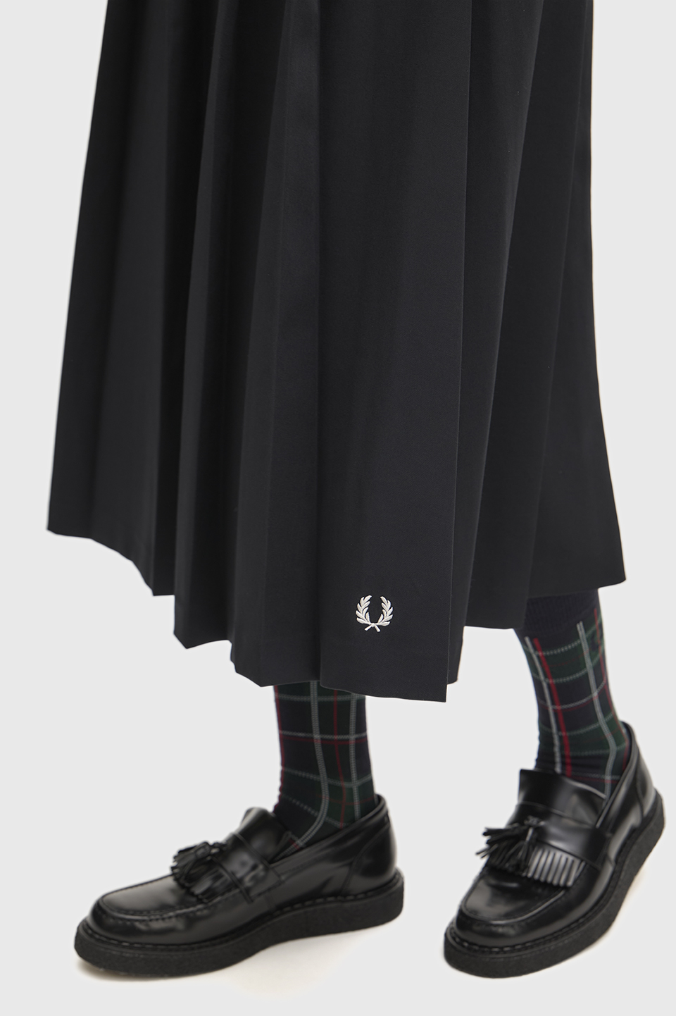 Pleated Midi Skirt(6 102：BLACK): | FRED PERRY JAPAN | フレッド