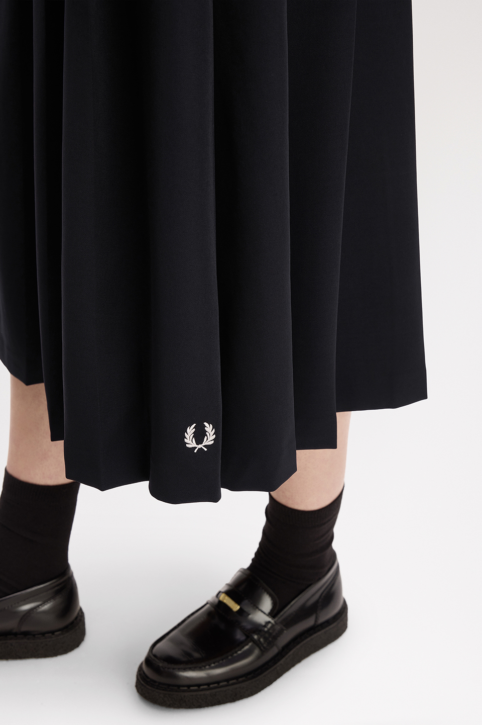 Pleated Midi Skirt(6 102：BLACK): | FRED PERRY JAPAN | フレッド