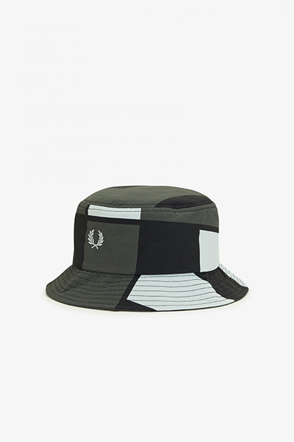 Knitted Bucket Hat(1SZ L74：BLACK / SNOW WHITE): | FRED PERRY