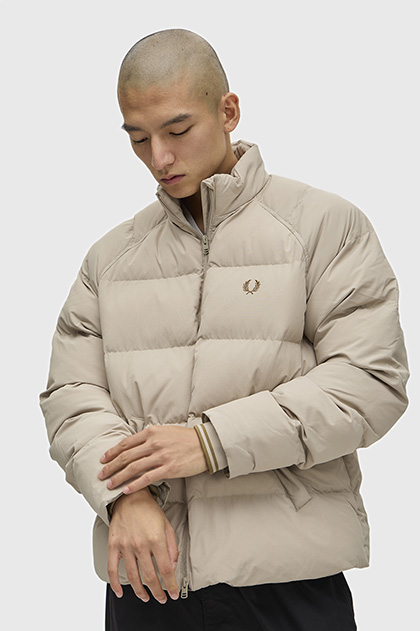 カラー/ベージュ | FRED PERRY JAPAN | フレッドペリー日本公式