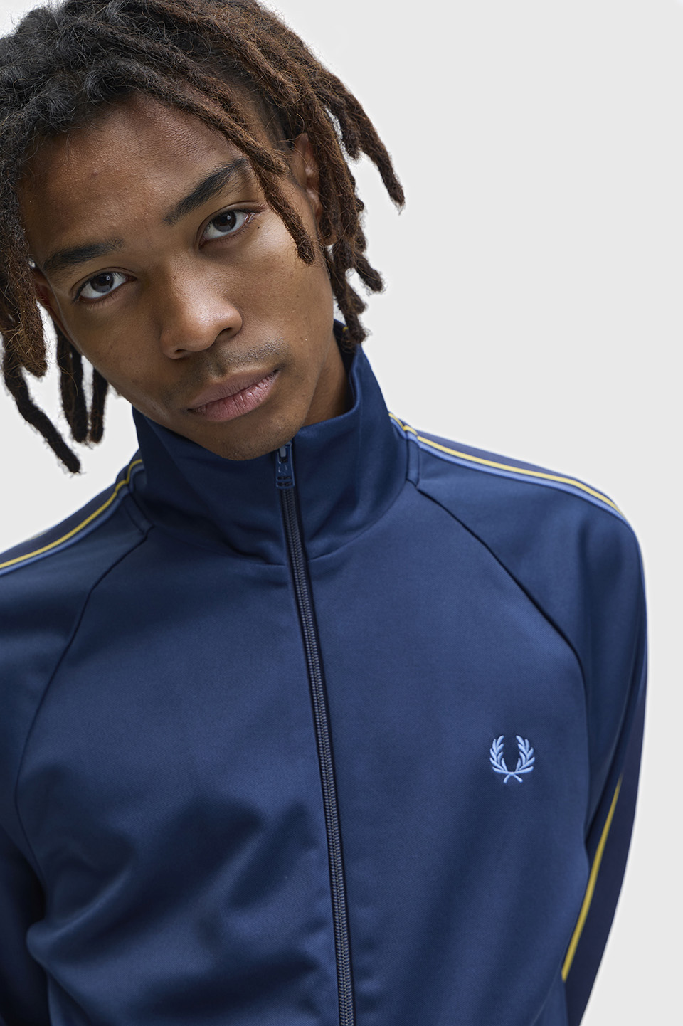 モデル:H183 B82 W69 H80 着用サイズ:M