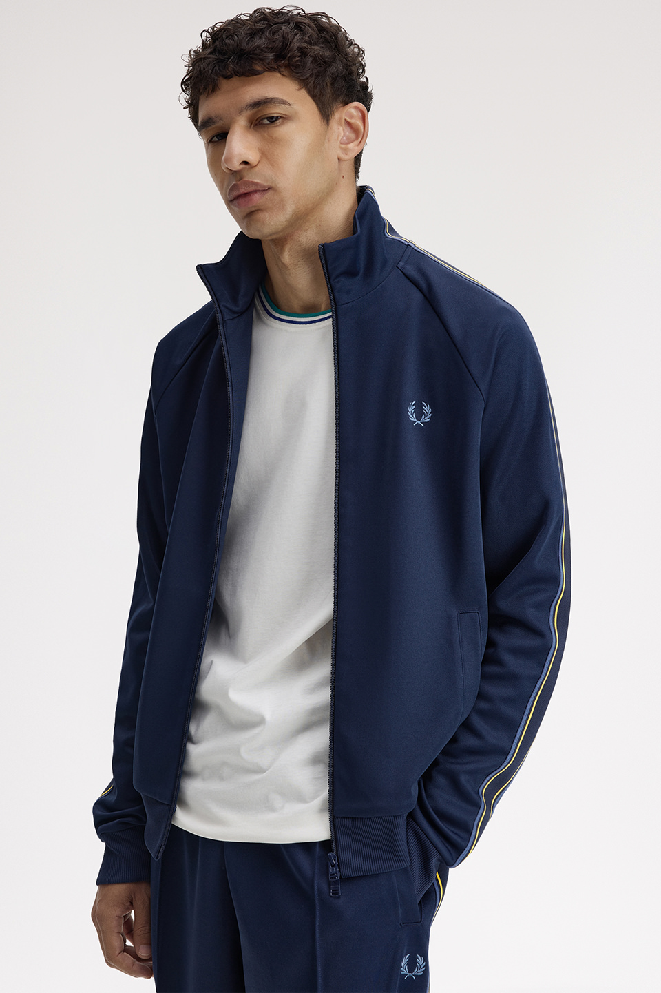 モデル:H185 B81 W65 着用サイズ:M