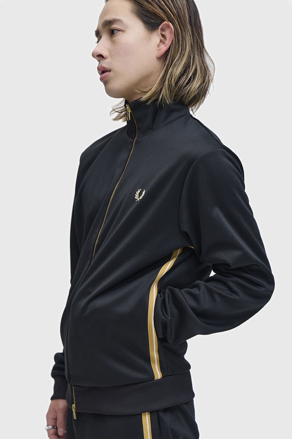 Stripe Tape Track Jacket(S 90A：BLACK / CHAMPAGNE): | FRED PERRY