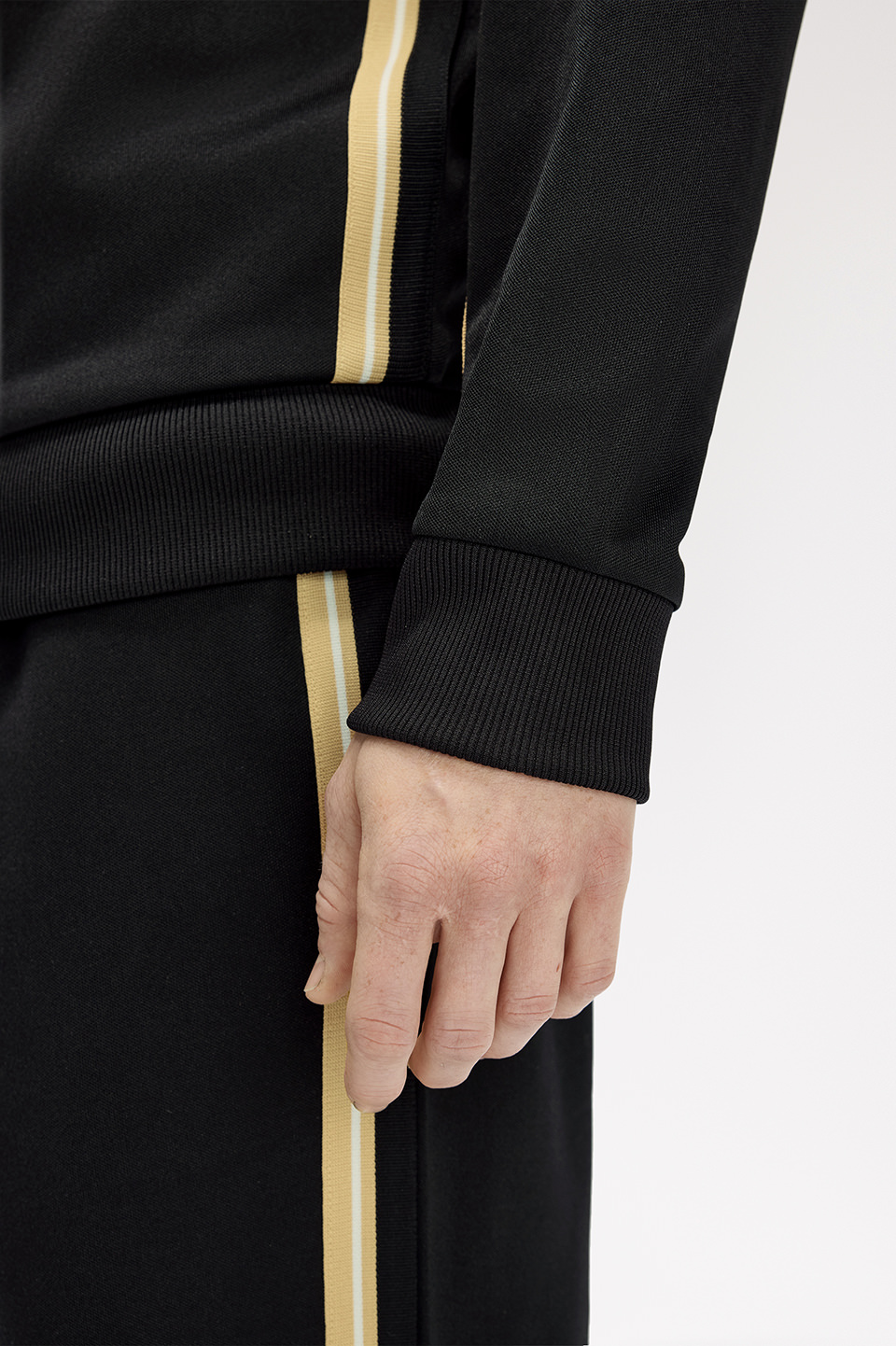 Stripe Tape Track Jacket(S 90A：BLACK / CHAMPAGNE): | FRED PERRY