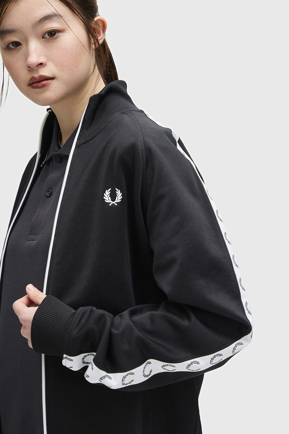 Taped Track Jacket(S 198：BLACK): | FRED PERRY JAPAN | フレッド