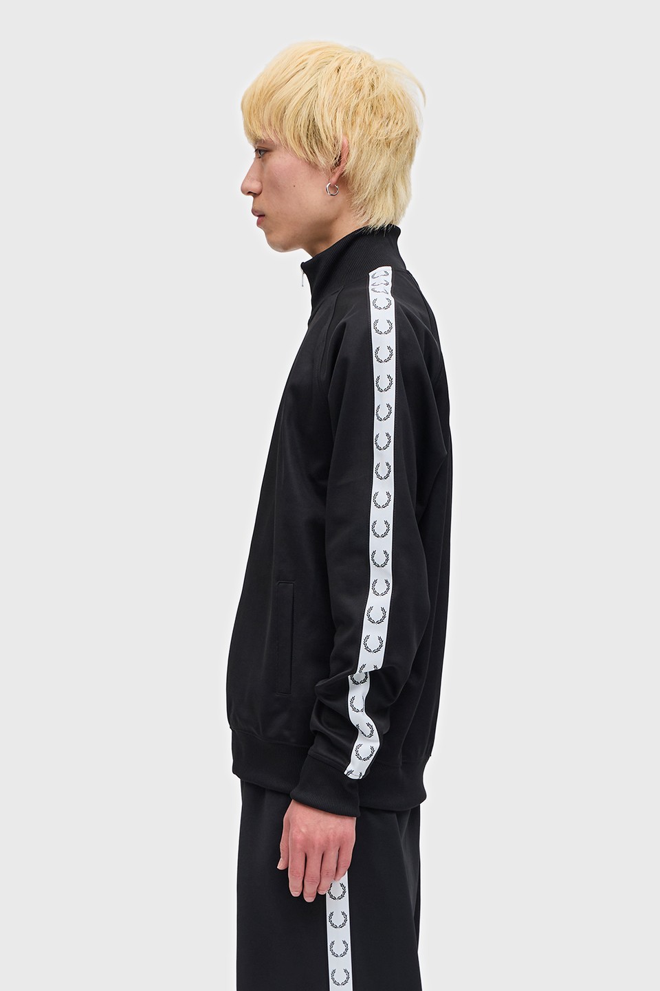Taped Track Jacket(S 198：BLACK): | FRED PERRY JAPAN | フレッド 