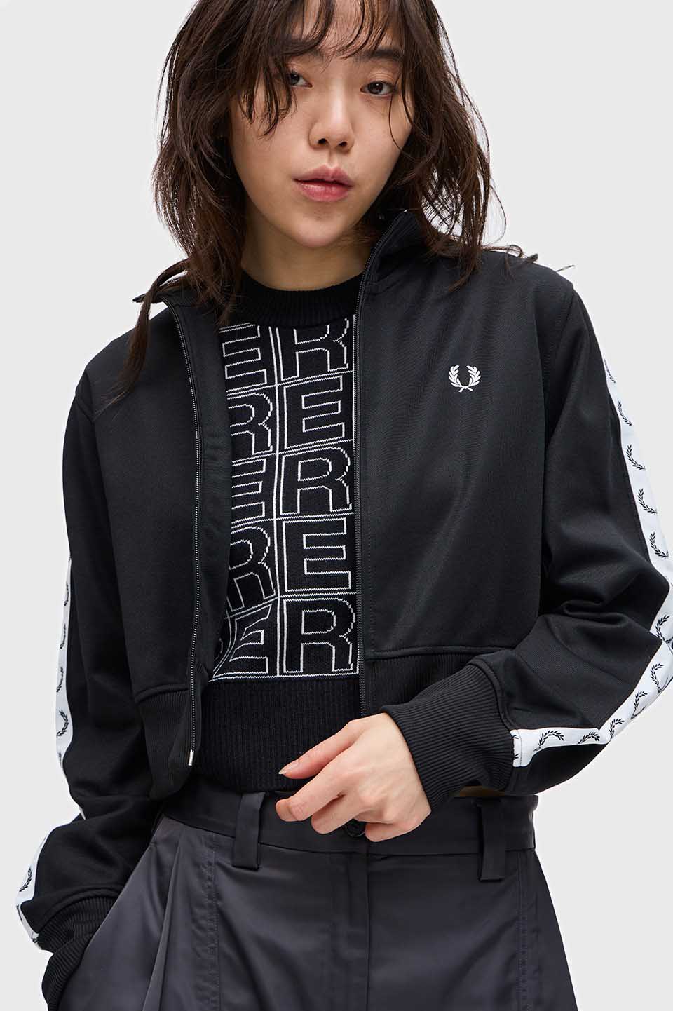 Cropped Taped Track Jacket(10 102：BLACK): | FRED PERRY JAPAN