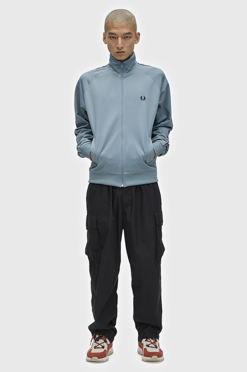 モデル:H178 B84 W67.5 H85 着用サイズ:M