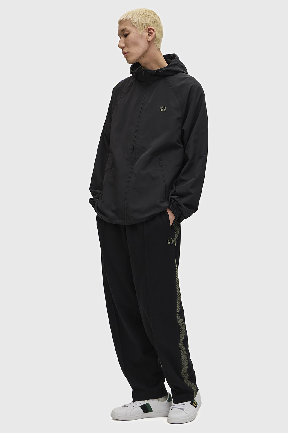 ゼ*メ様 Fred Perry ナイロンジャケット Hooded Shell Jacket(M 102：BLACK): | FRED PERRY JAPAN