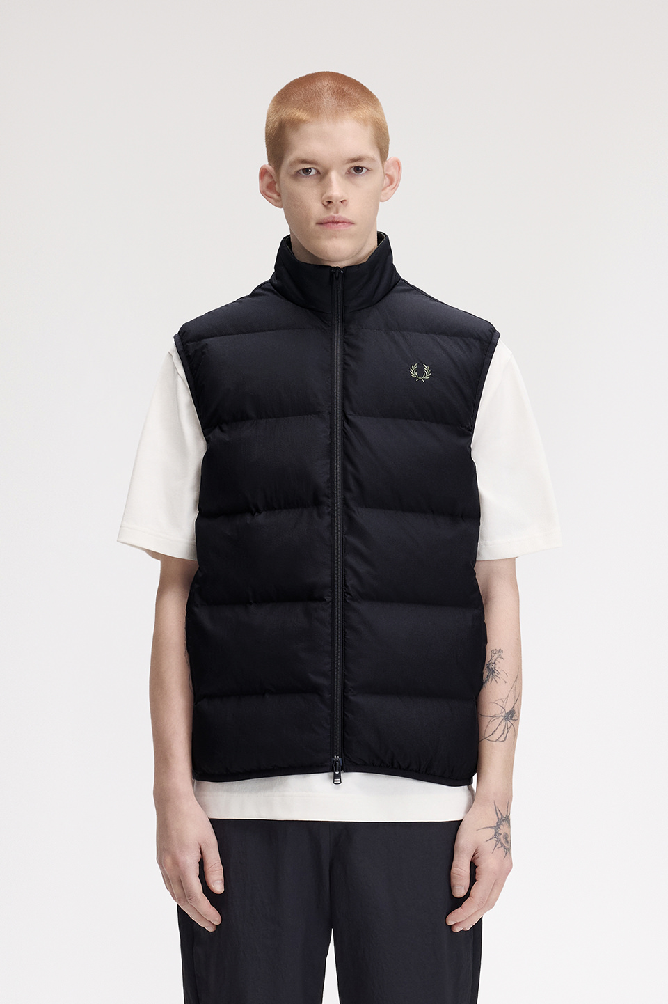 Insulated Gilet(S 184：BLACK): | FRED PERRY JAPAN | フレッドペリー