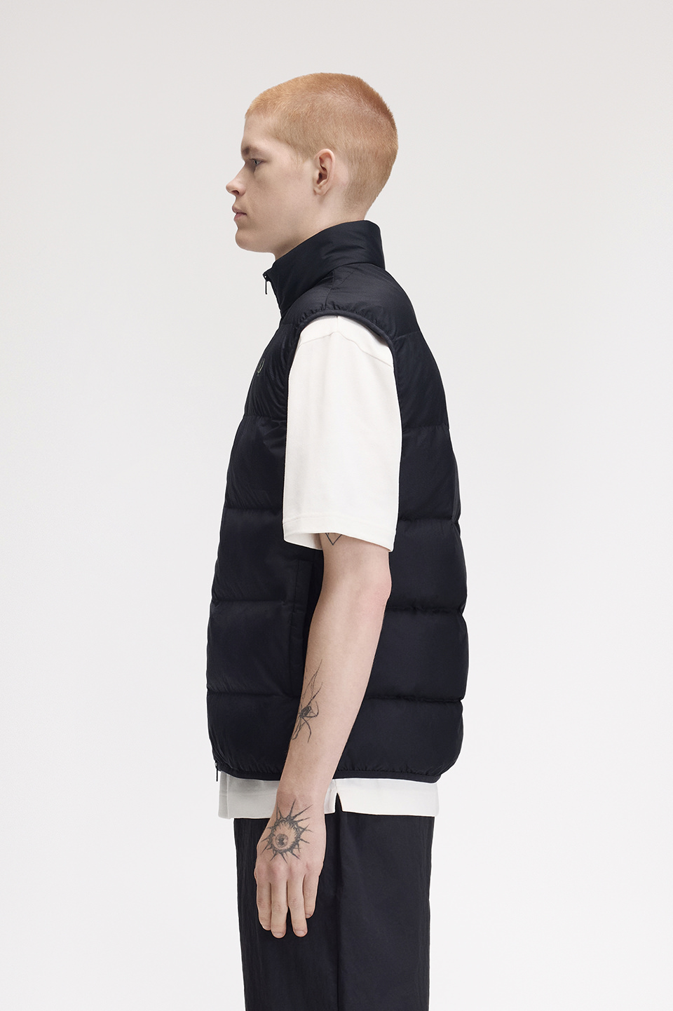 Insulated Gilet(S 184：BLACK): | FRED PERRY JAPAN | フレッドペリー