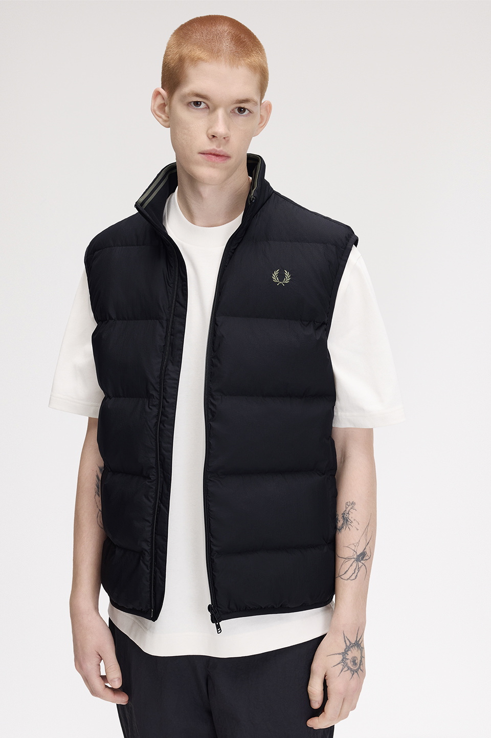 Insulated Gilet(S 184：BLACK): | FRED PERRY JAPAN | フレッドペリー