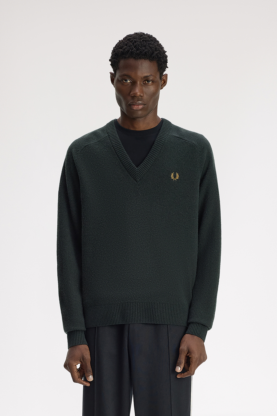 Saddle Sleeve V-Neck(S Q20：NIGHT GREEN): | FRED PERRY JAPAN