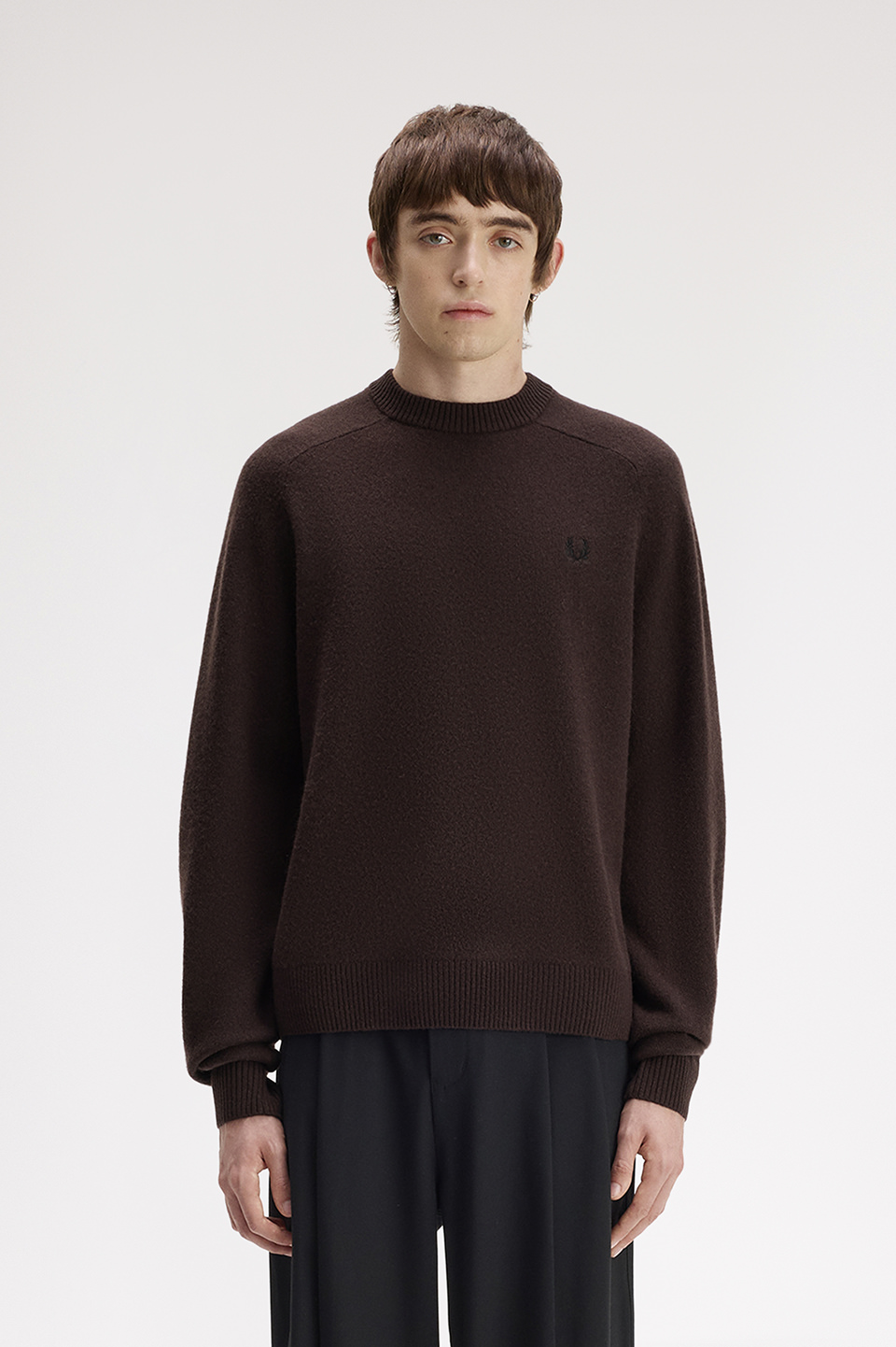 Saddle Sleeve Jumper(S 33C：RICH BROWN): | FRED PERRY JAPAN