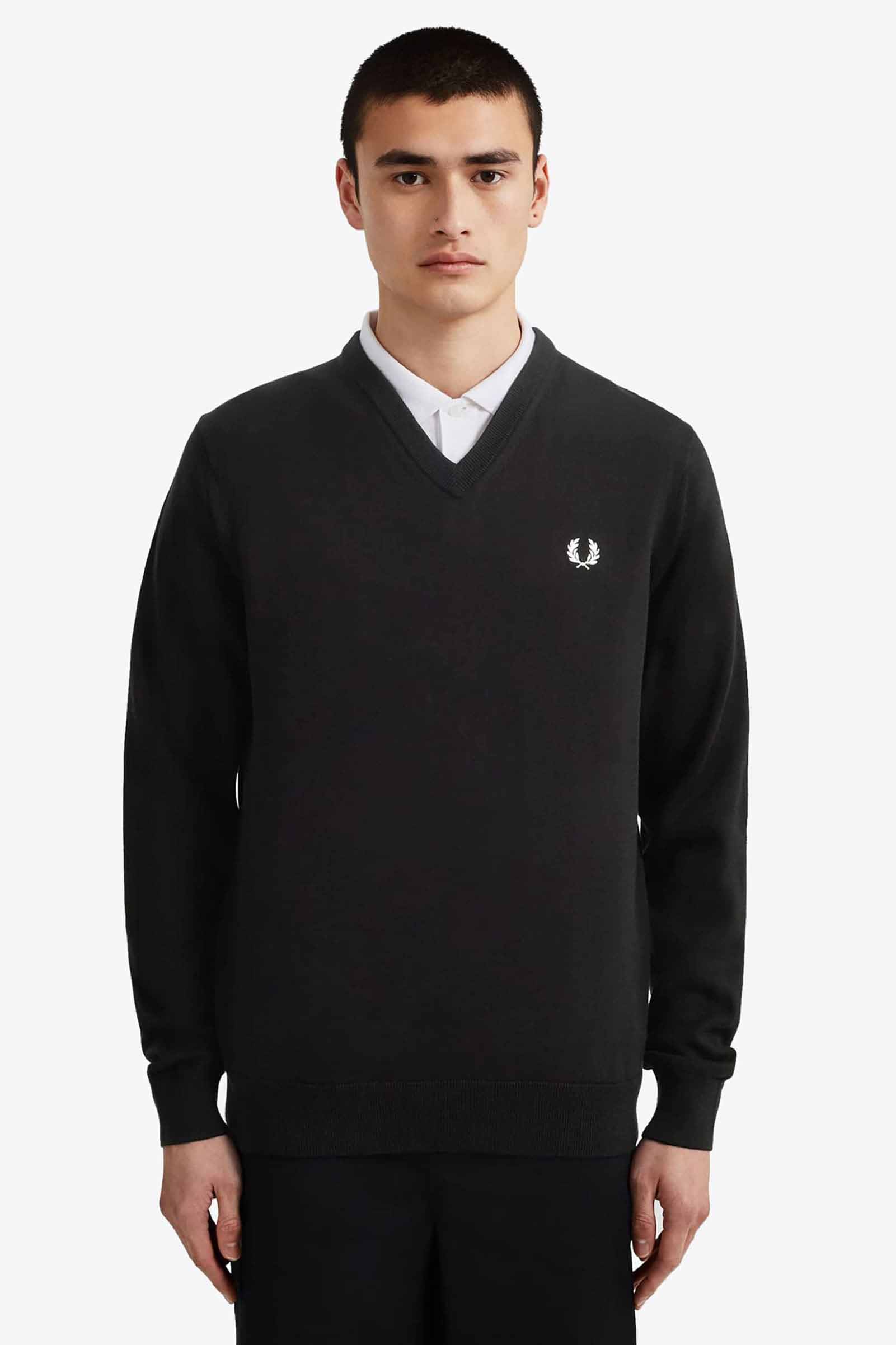 CLASSIC V NECK JUMPER(S BLACK): | FRED PERRY JAPAN | フレッド 