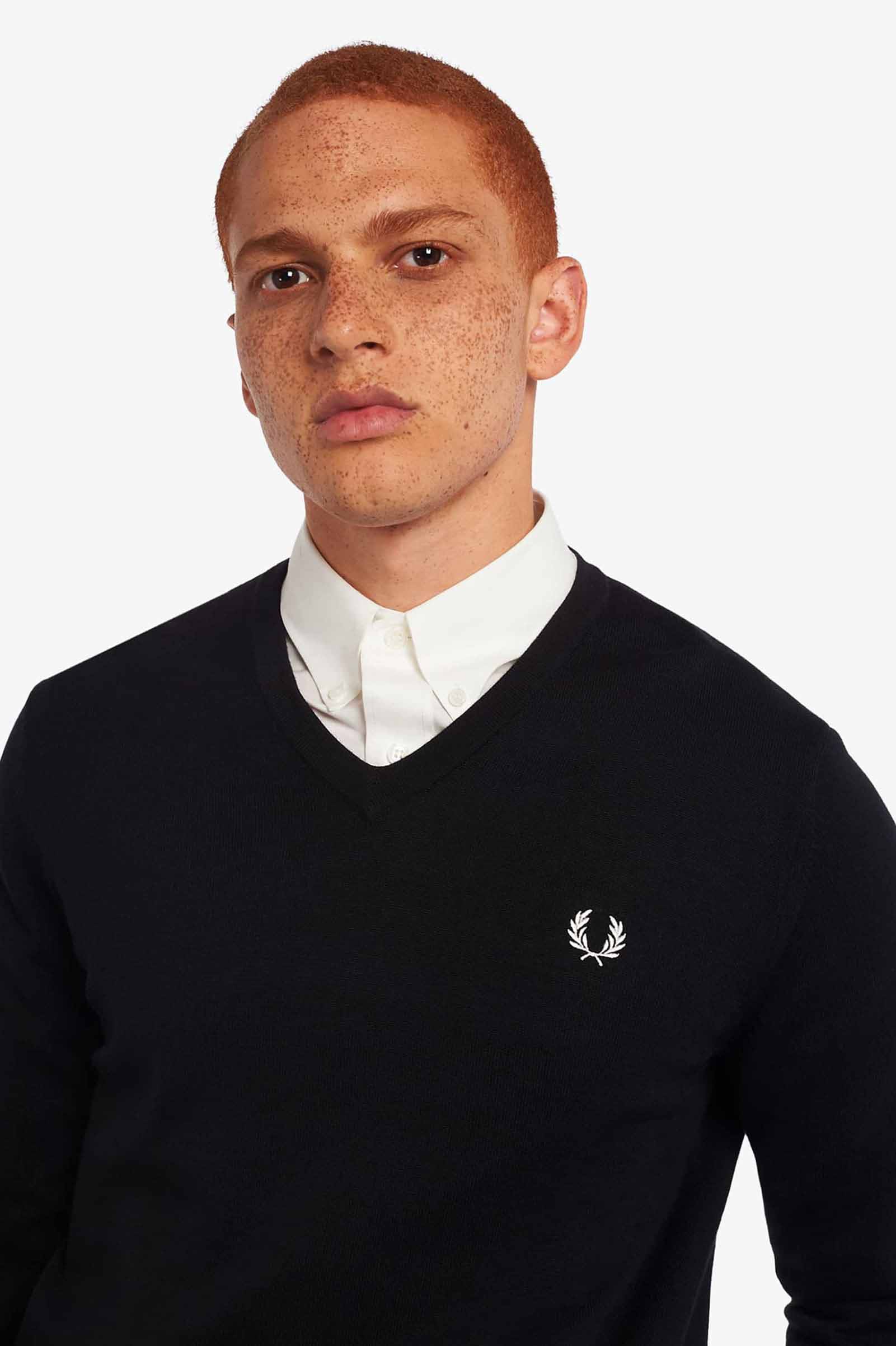 Classic V-Neck Jumper(S 102：BLACK): | FRED PERRY JAPAN | フレッド 