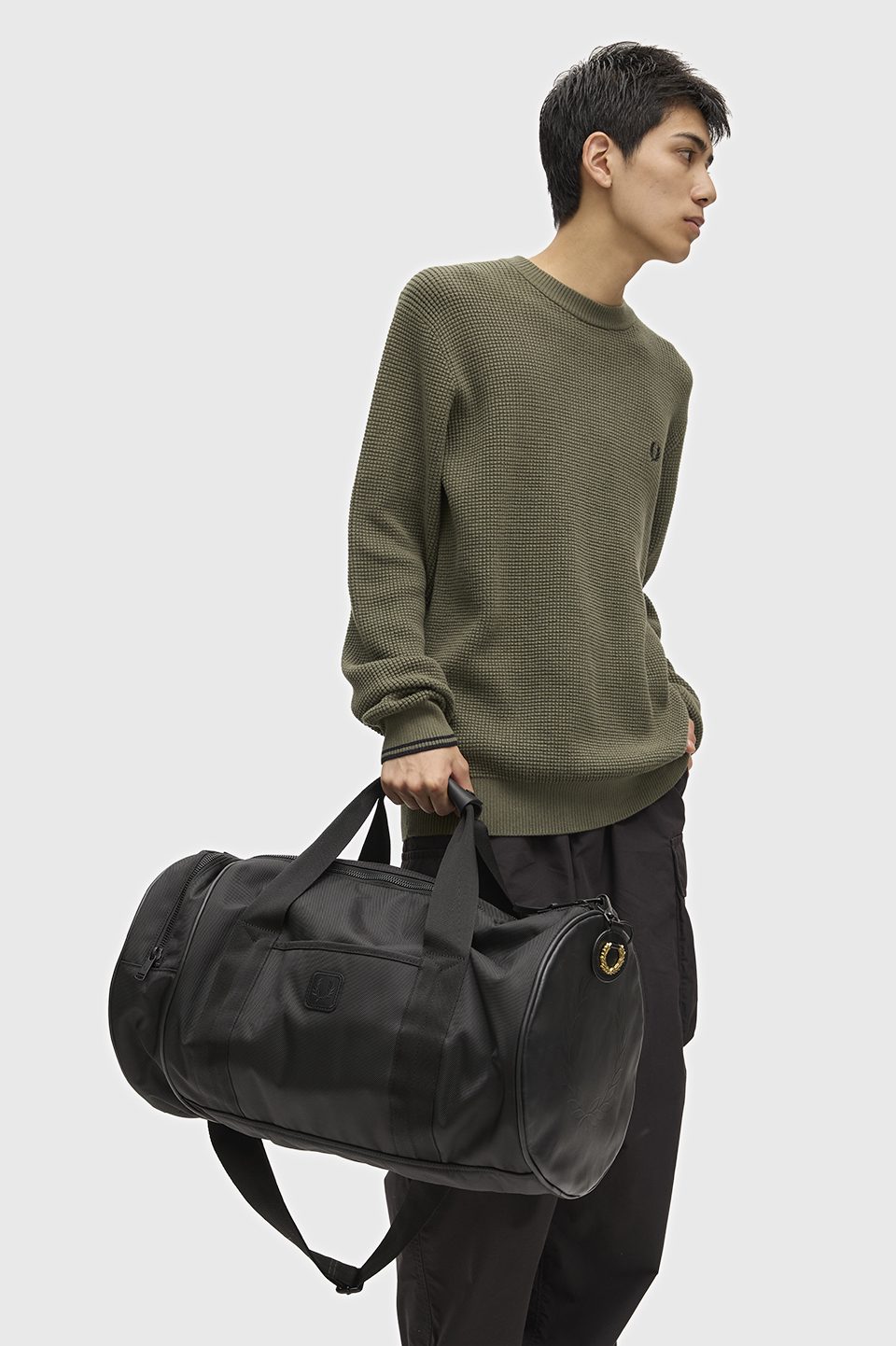 Black Canvas Large Barrel Bag(1SZ 102：BLACK): | FRED PERRY JAPAN