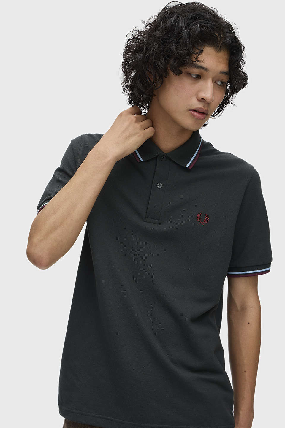 The Fred Perry Shirt - M12
