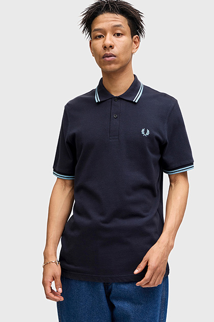 The Fred Perry Shirt - M12