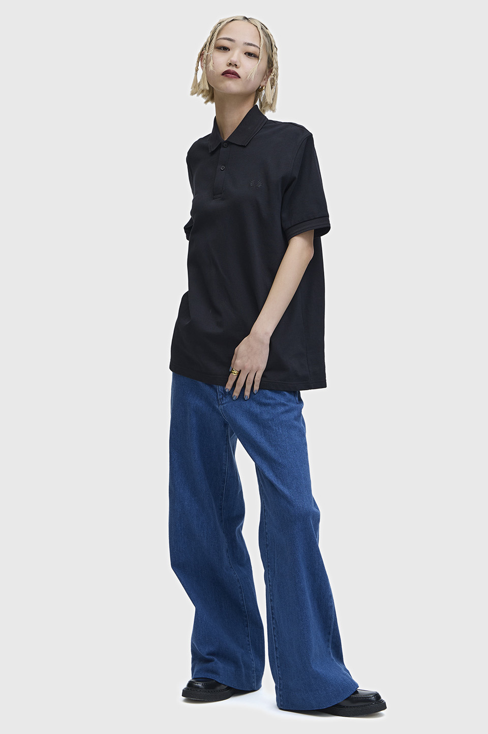 モデル:H172 B76 W58 H86 着用サイズ:40