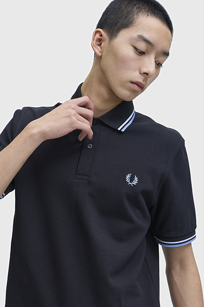 The Fred Perry Shirt - M12