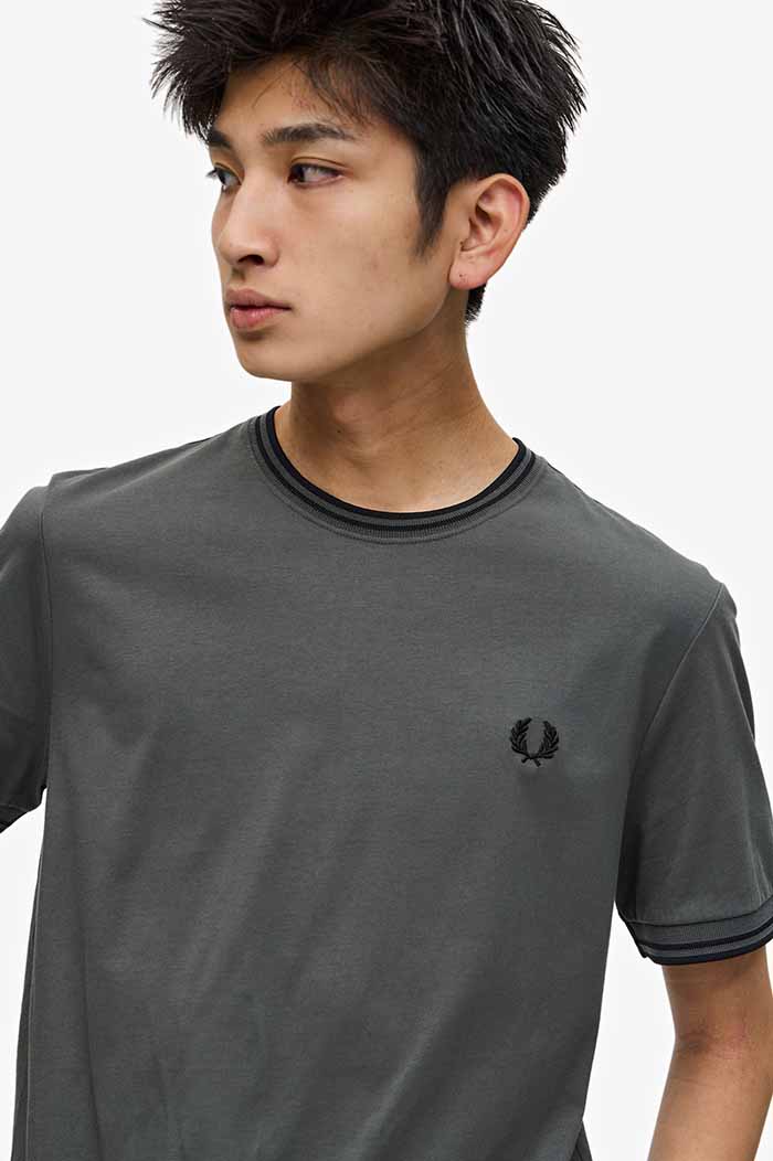 Twin Tipped T-Shirt(S 638：FIELD GREEN): | FRED PERRY JAPAN