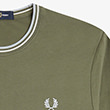 87B:LAUREL WREATH