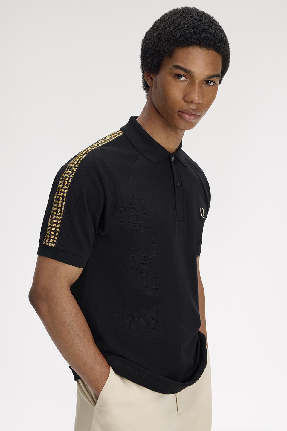 Cross Tape Polo Shirt(S 102：BLACK): | FRED PERRY JAPAN | フレッド