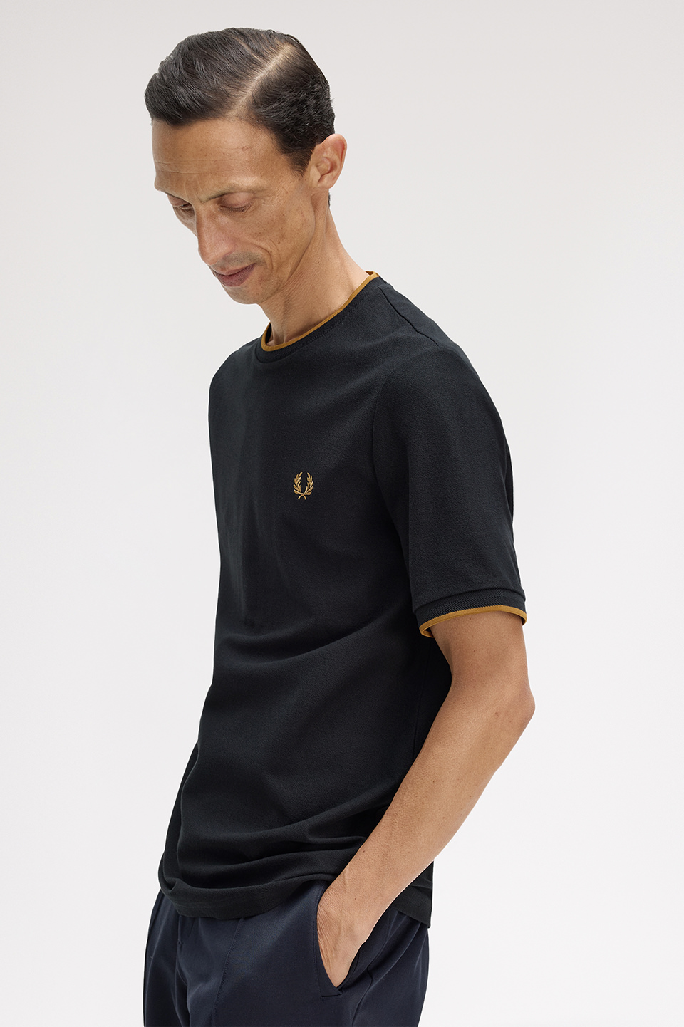 Trim Detail Crepe Pique T-Shirt(S 102：BLACK): | FRED PERRY JAPAN
