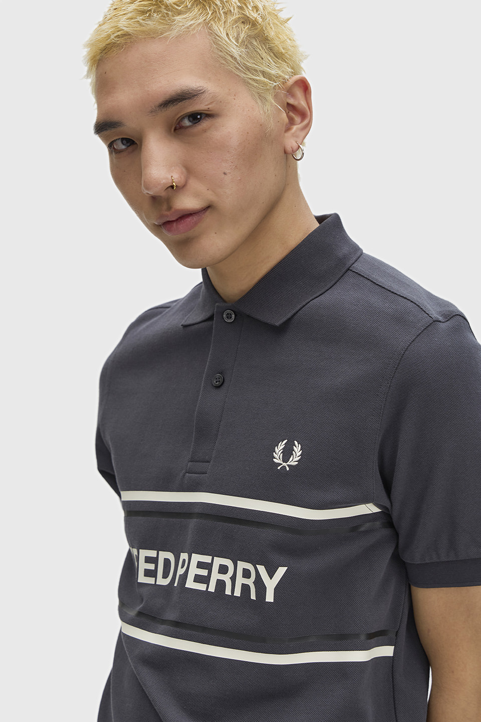 た*せ様 未着用品 Fred Perry メンズ ポロシャツ XL チャコールグ Fred Perry Graphic Polo Shirt(S 297：ANCHOR GREY): | FRED PERRY