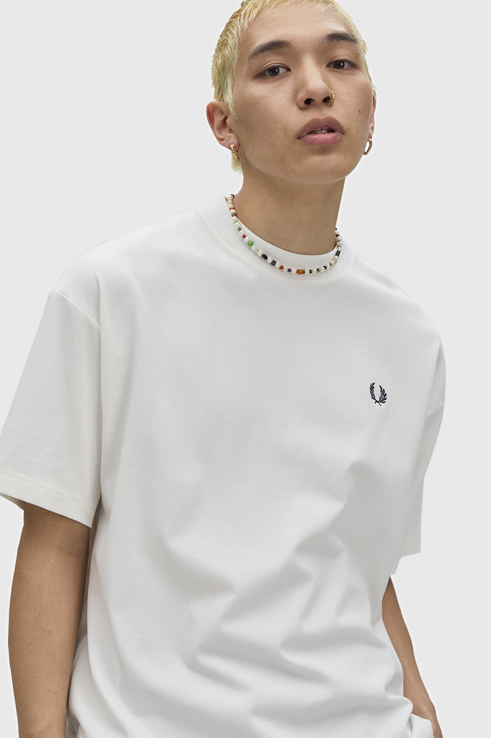 Back Print Laurel Wreath T-Shirt(S 129：SNOW WHITE): | FRED PERRY