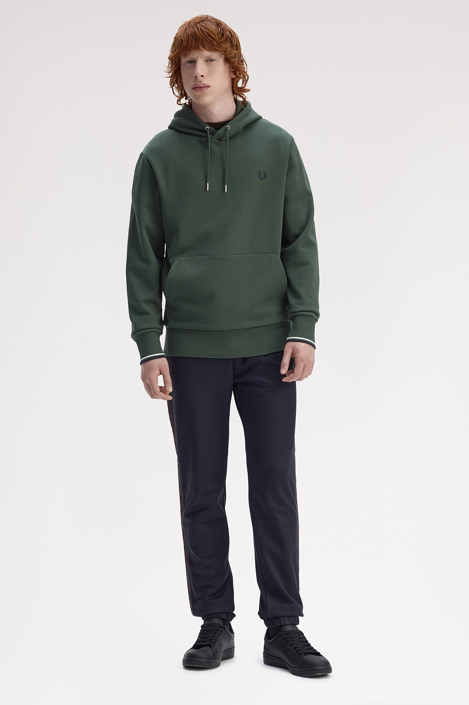 モデル:H181 B89.5 W71.5 H89.5 着用サイズ:M