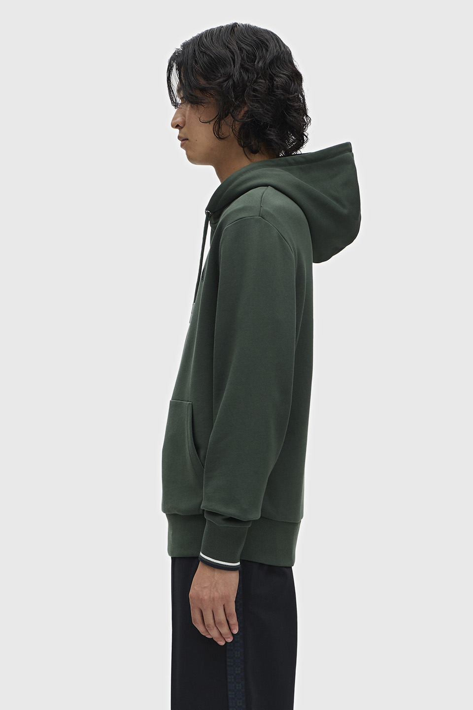 モデル:H177 B83 W73 H82 着用サイズ:M