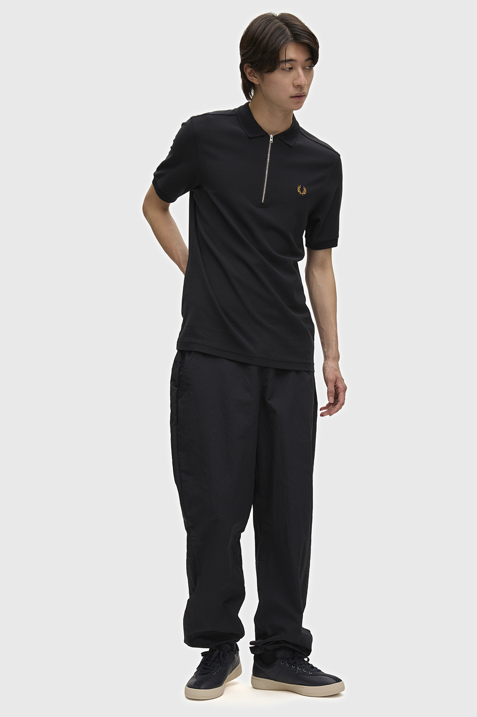 Crepe Pique Polo Shirt(S 102：BLACK): | FRED PERRY JAPAN
