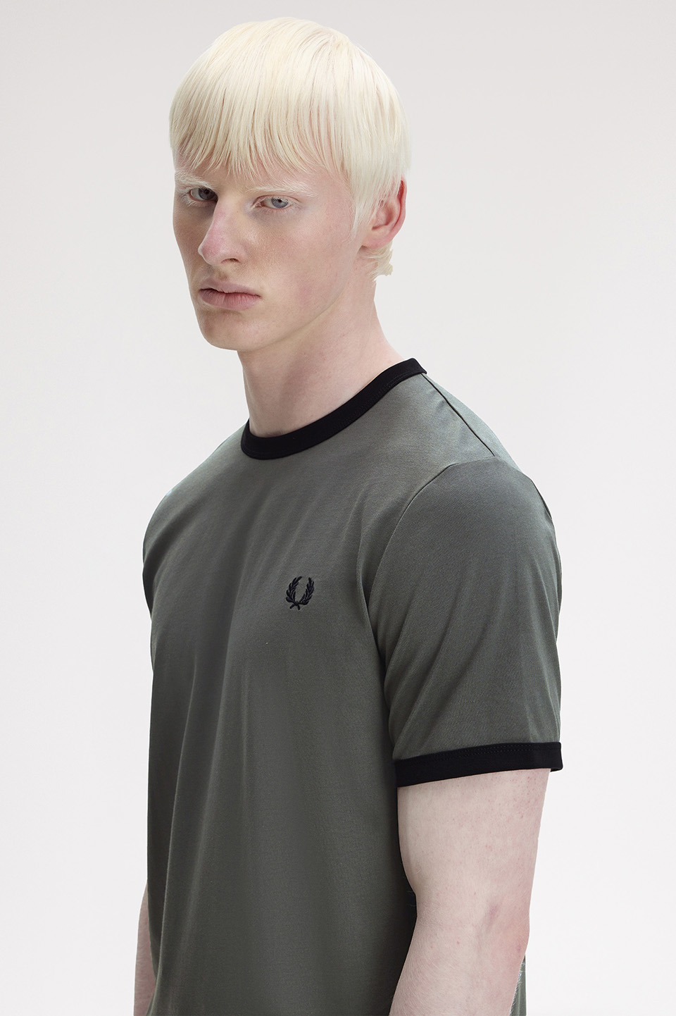 モデル:H185 B89 着用サイズ:M