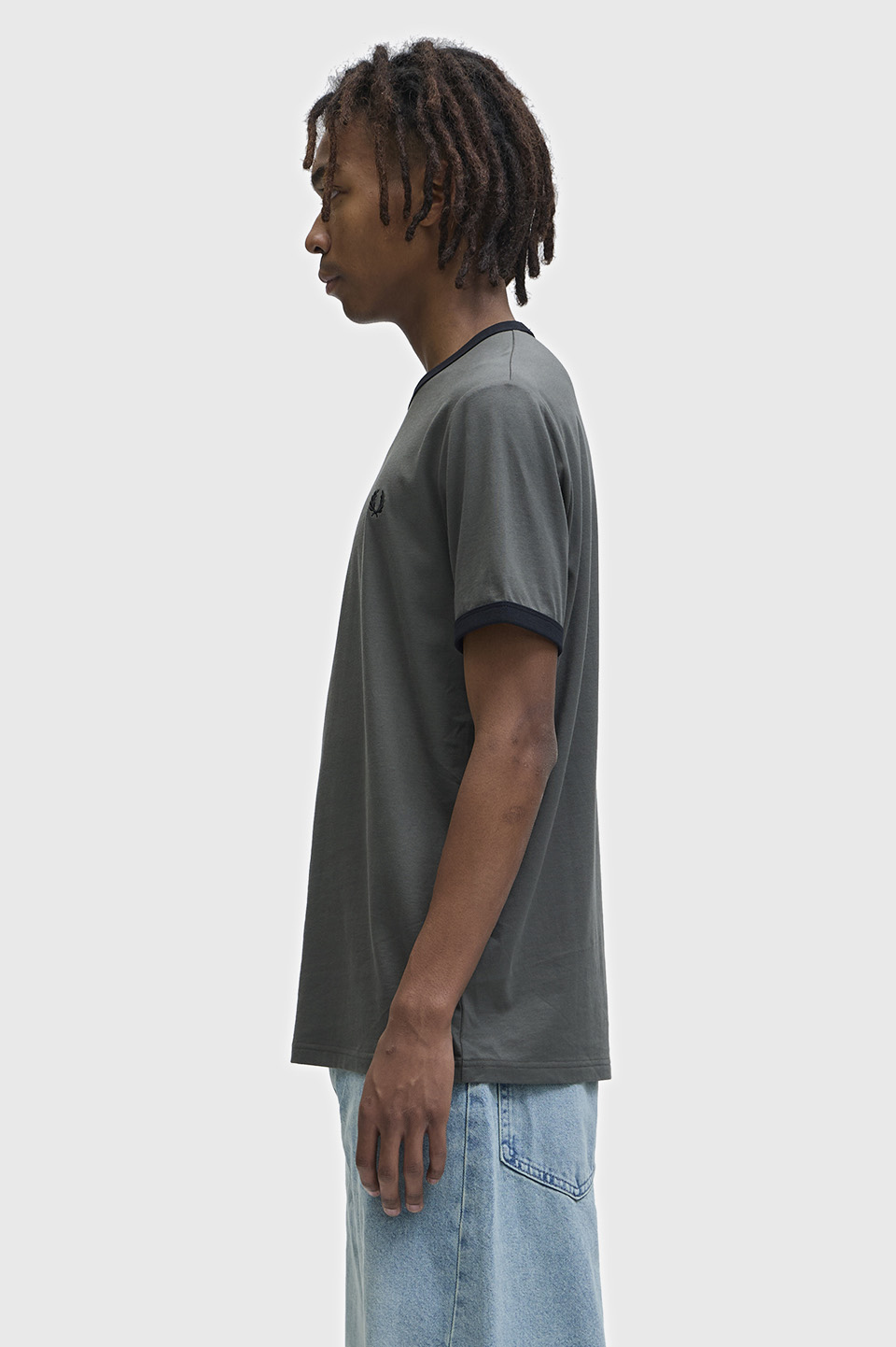 モデル:H183 B82 W69 H80 着用サイズ:M