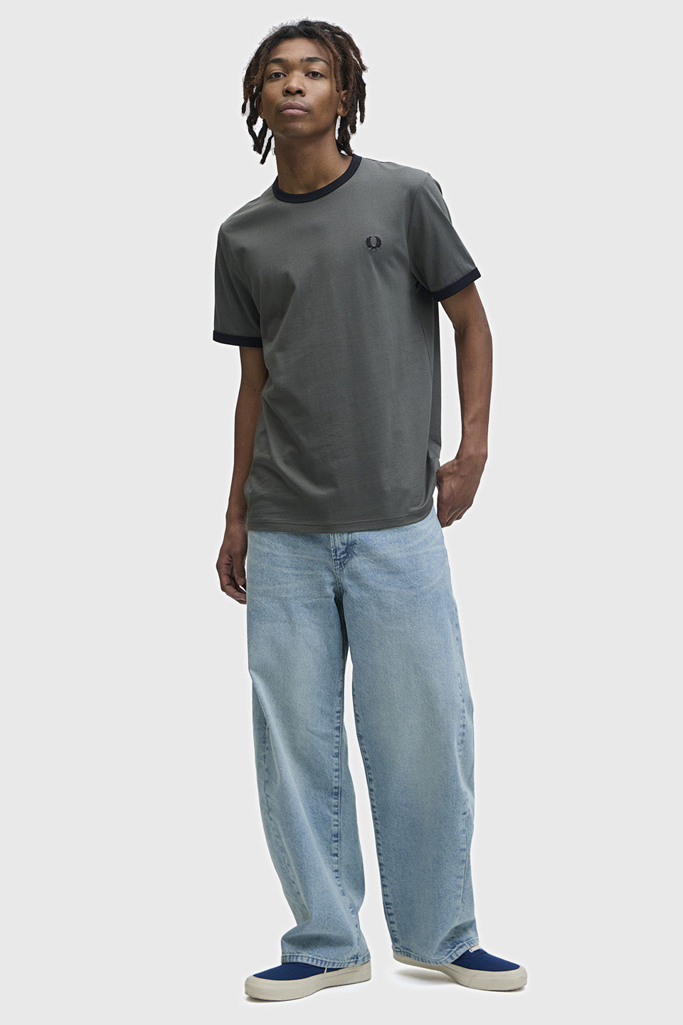 モデル:H183 B82 W69 H80 着用サイズ:M