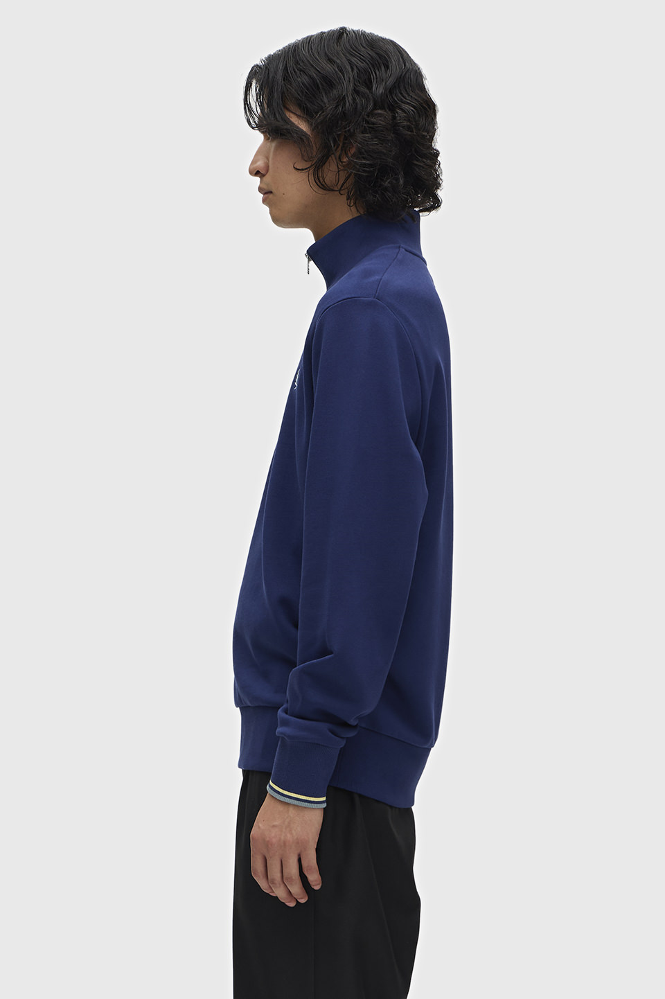 モデル:H177 B83 W73 H82 着用サイズ:M