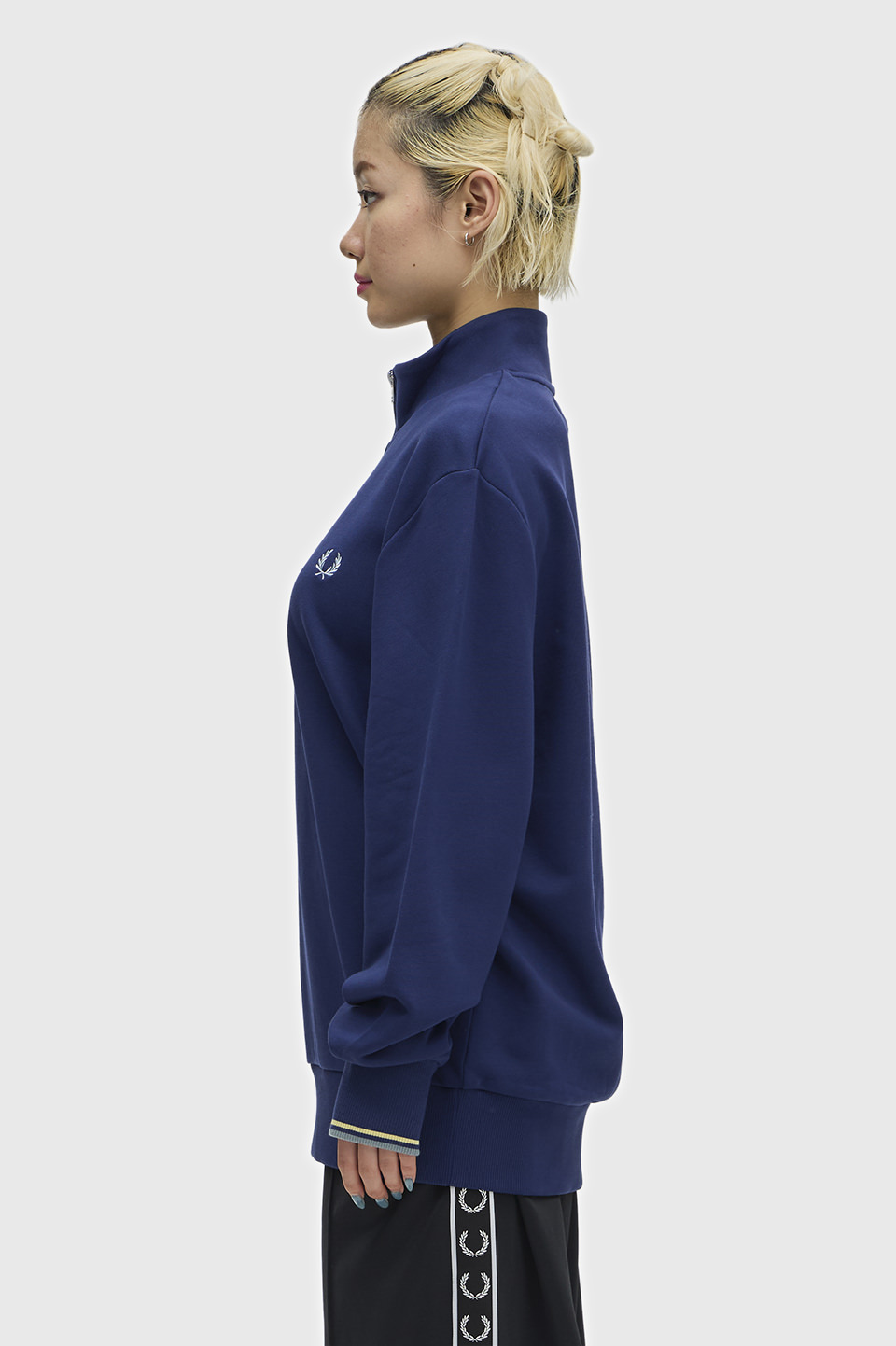 モデル:H163 B85 W58 H85 着用サイズ:M