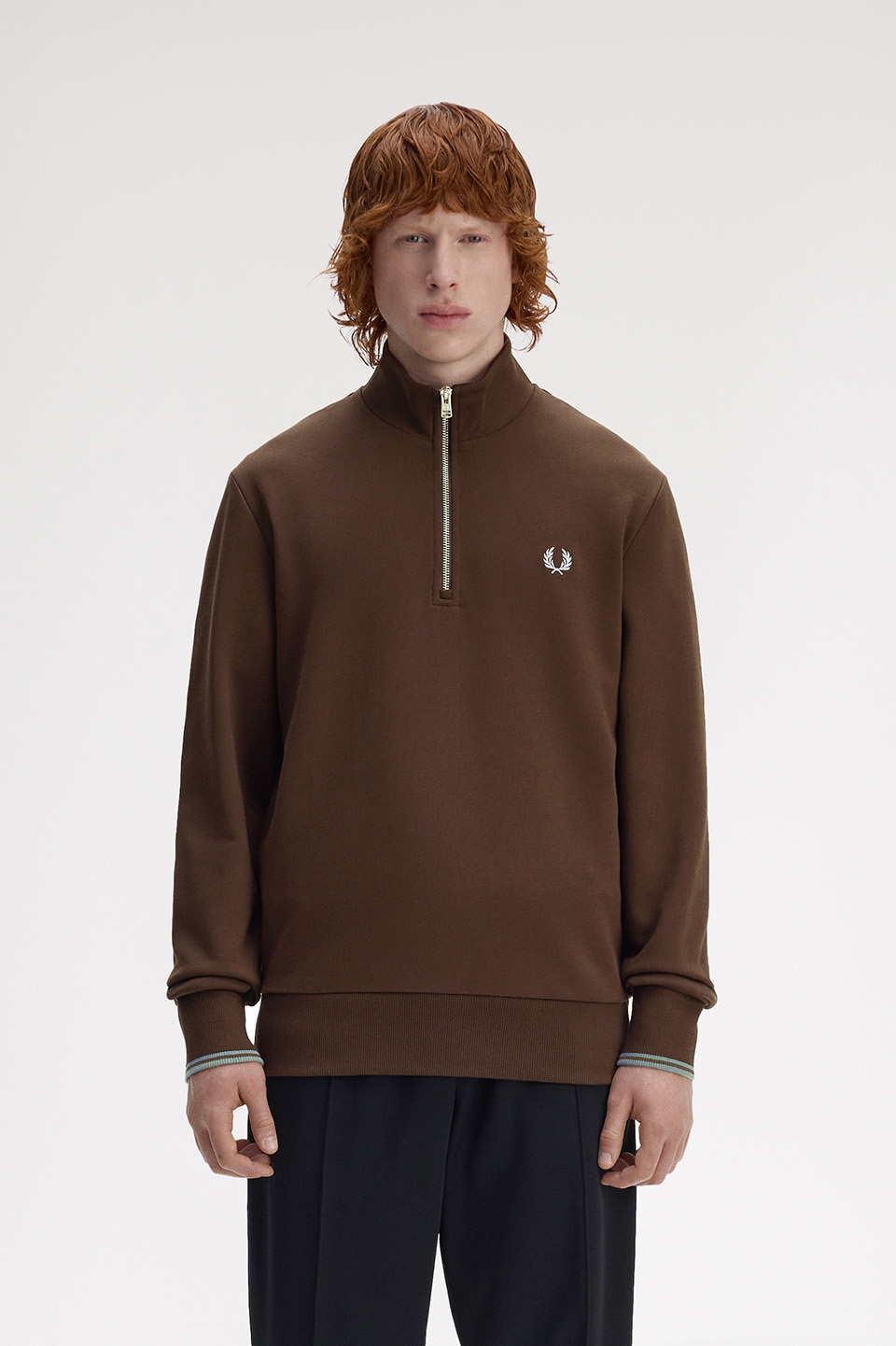 モデル:H181 B89.5 W71.5 H89.5 着用サイズ:M