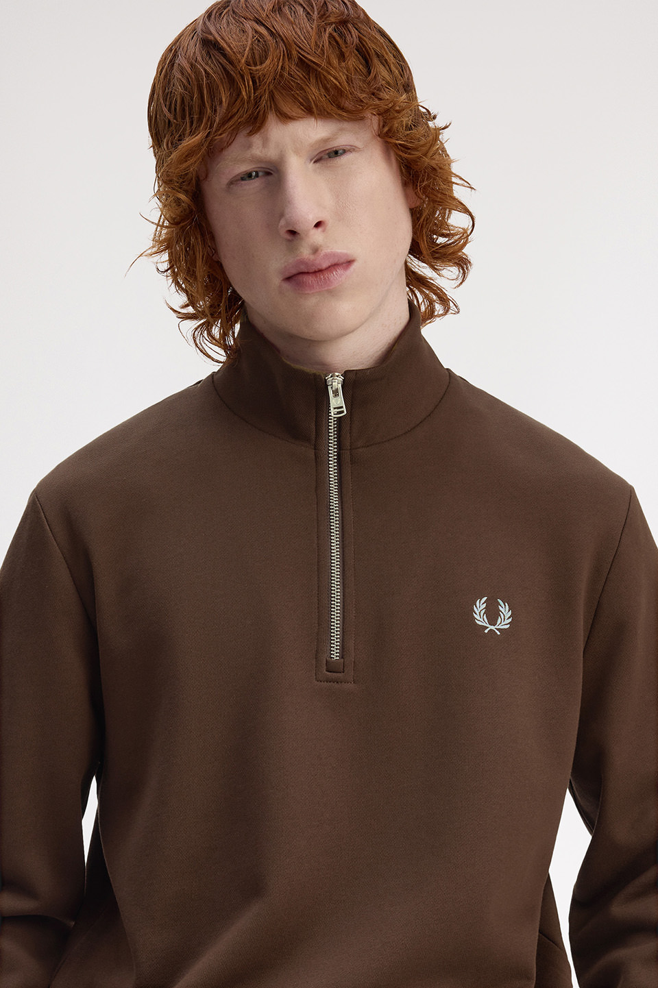 モデル:H181 B89.5 W71.5 H89.5 着用サイズ:M