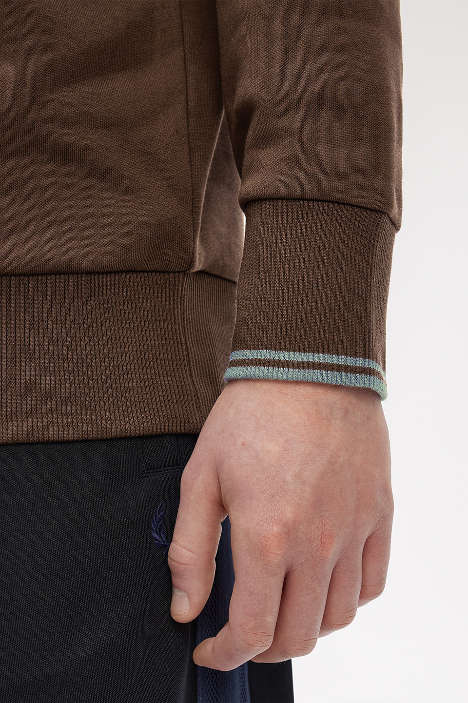 モデル:H181 B89.5 W71.5 H89.5 着用サイズ:M